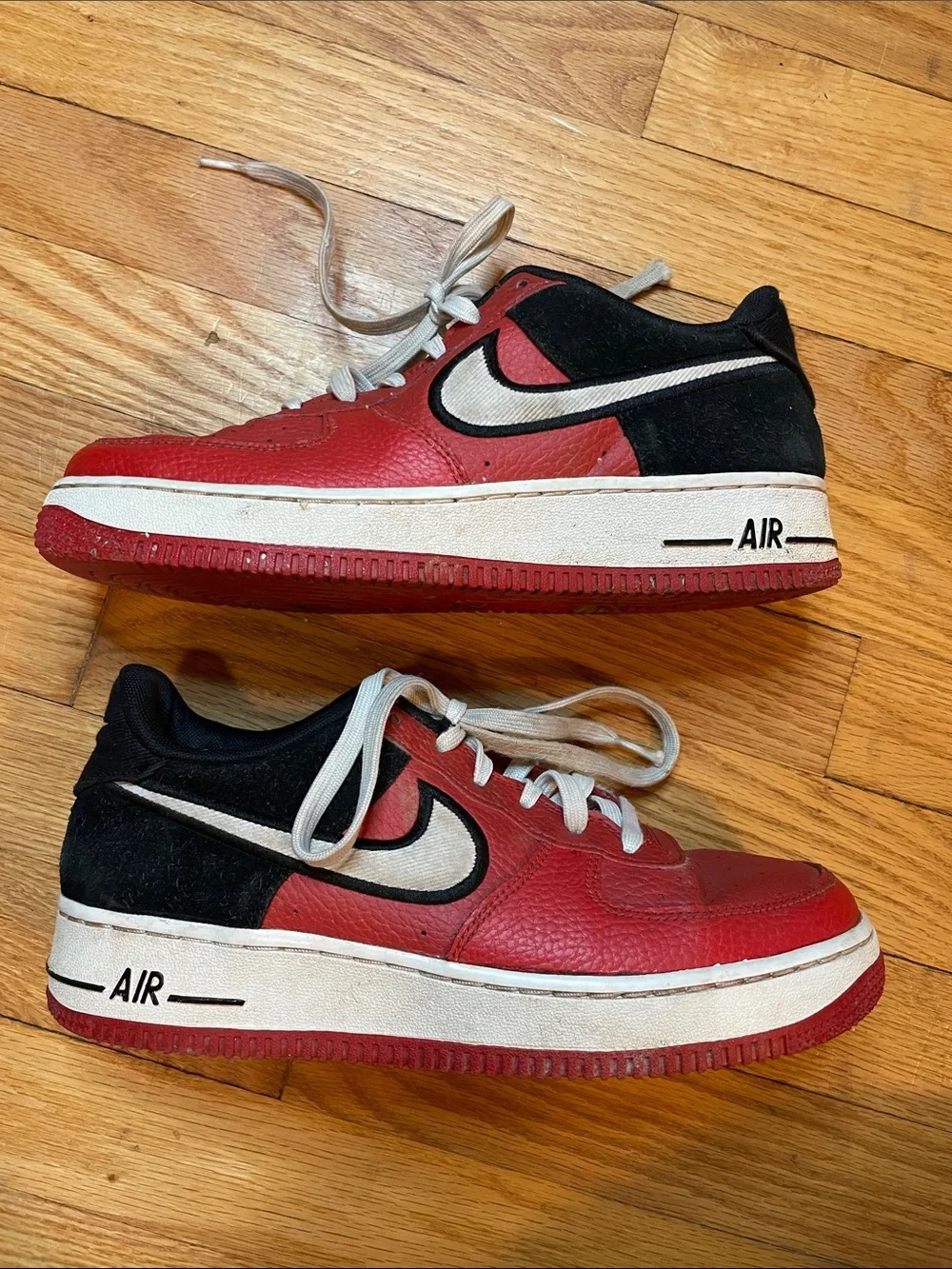 Nike Air Force 1 LV8 1 'Mystic Red Black' size 7Y